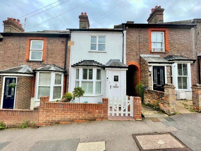 1 Bedroom Semi-Detached House To Rent In Room To Rent - Cemetery Hill, Hemel Hempstead, Hertfordshire, HP1
