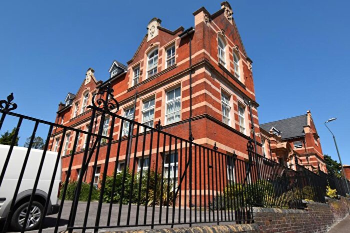 2 Bedroom Flat To Rent In Upper Holly Hill Road Belvedere, DA17