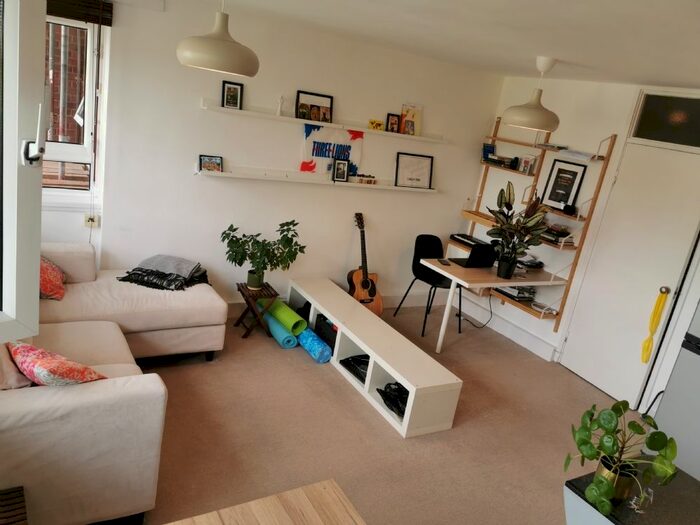 1 Bedroom Flat To Rent In Whitton, Primrose Hill, NW3