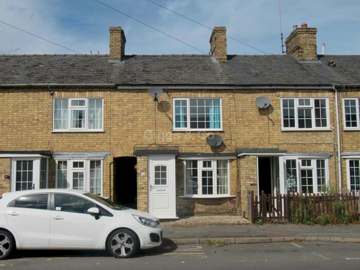 2 Bedroom Cottage To Rent In St.Neots Road, St Neots, PE19
