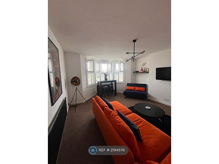 2 Bedroom Flat To Rent In Seaview Terrace, Margate, CT9