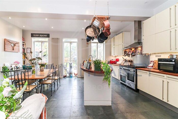 6 Bedroom Semi Detached House For Sale In Somerset Road, New Barnet, Barnet, EN5