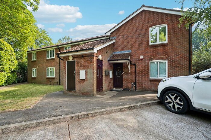 1 Bedroom Maisonette For Sale In Huxley Close, Uxbridge, UB8
