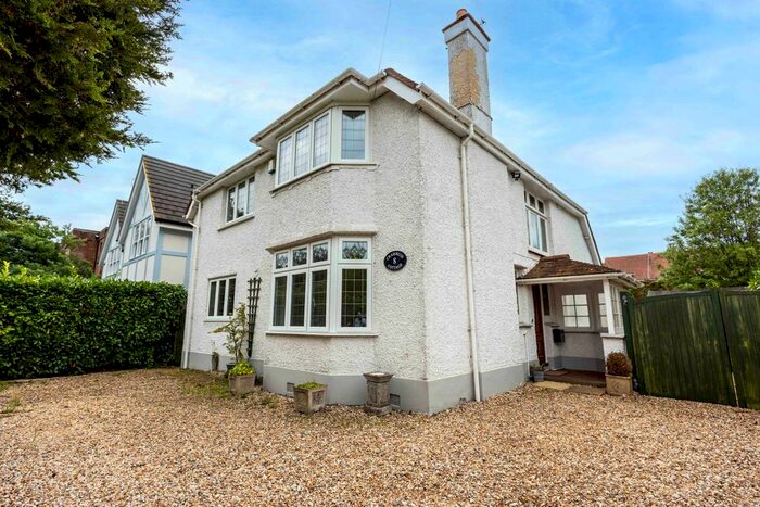 4 Bedroom Property To Rent In Moorfields Road, Canford Cliffs, Poole, BH13