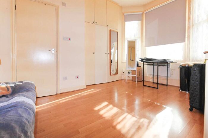 Studio To Rent In Langham Road, Turnpike Lane, N15