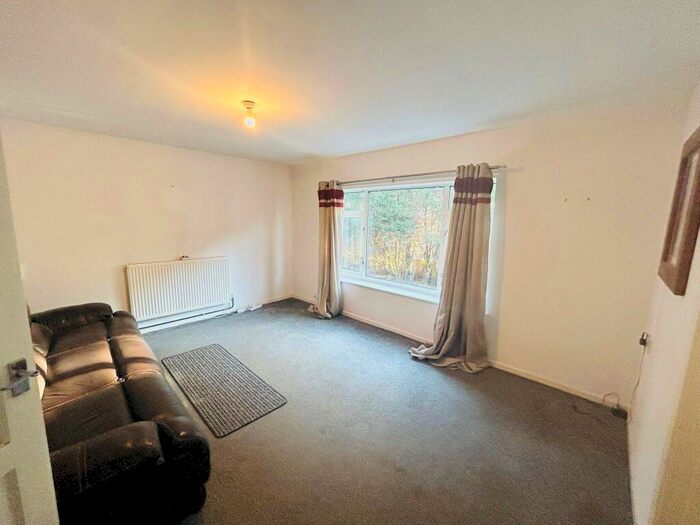 2 Bedroom Flat To Rent In Cranleigh Rise, Rumney, Cardiff, CF3