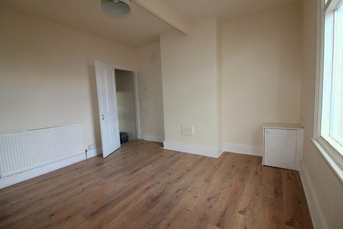 1 Bedroom Flat To Rent In Annesley Road, Hucknall, Nottingham, NG15