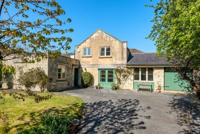 3 Bedroom Detached House To Rent In Weston Park, Bath, BA1