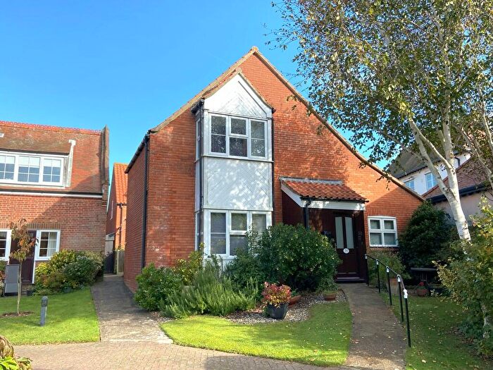 2 Bedroom Detached House For Sale In Cromer, NR27