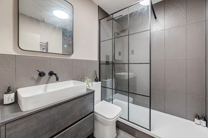 1 Bedroom Flat For Sale In Lonsdale Place, Barnsbury, N1