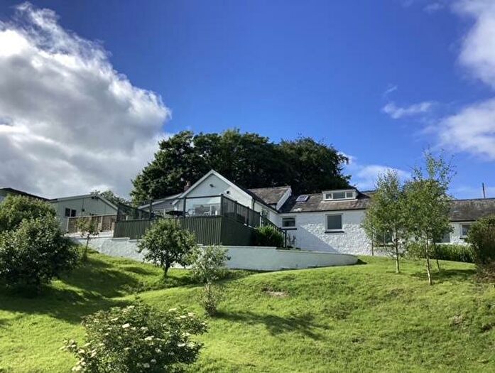 4 Bedroom Detached House For Sale In Blaenycoed Road, Carmarthen, SA33