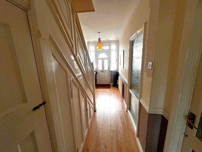 3 Bedroom Terraced House For Sale In Brangbourne Road, Bromley, BR1