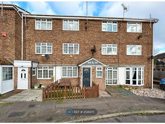 4 Bedroom Terraced House To Rent In Periwinkle Close, Sittingbourne, ME10