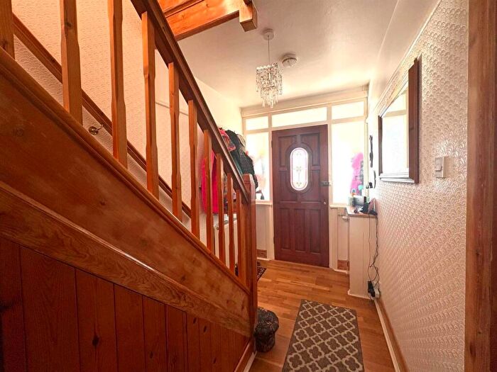 4 Bedroom Semi-Detached House For Sale In Hillsea Road, Swanage, BH19 - Photo 3