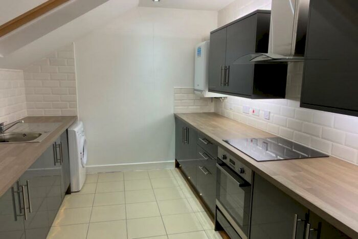 2 Bedroom Flat To Rent In Queens Road, Nuneaton, Warwickshire, CV11
