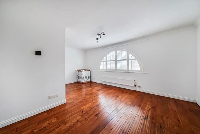 2 Bedroom Flat For Sale In Morden House, Lambeth, London, SW2