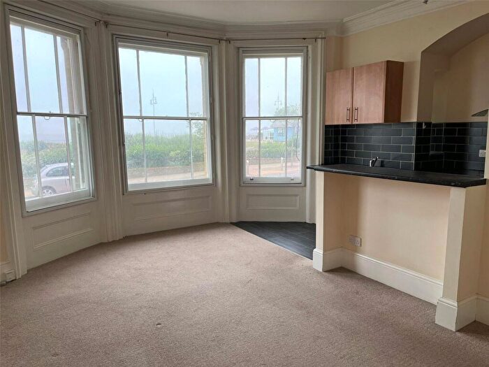 1 Bedroom Flat To Rent In Kirkley Cliff, Lowestoft, Suffolk, NR33