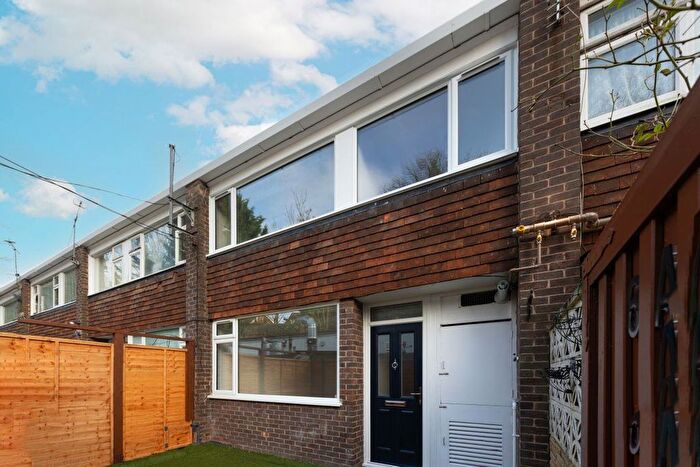 3 Bedroom Flat To Rent In Tubs Hill Parade, London Road, Sevenoaks, TN13