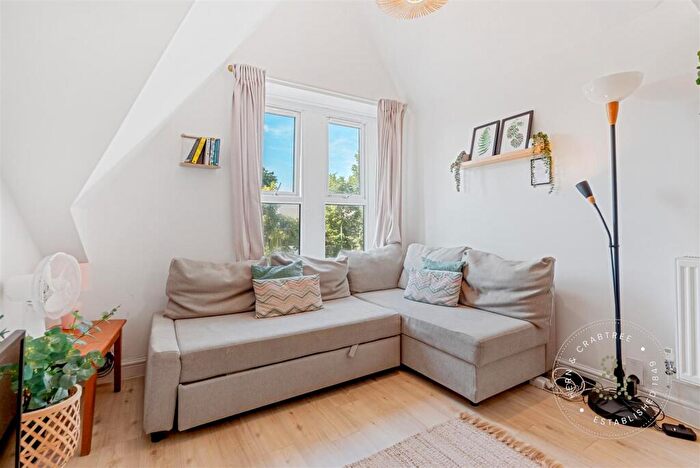 1 Bedroom Flat To Rent In Neville Street, Cardiff, CF11