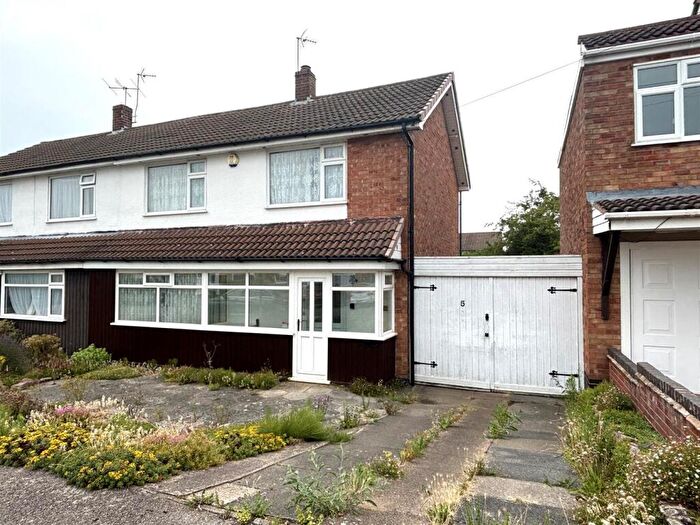 3 Bedroom Semi-Detached House For Sale In Salcombe Drive, Glenfield, Leics, LE3
