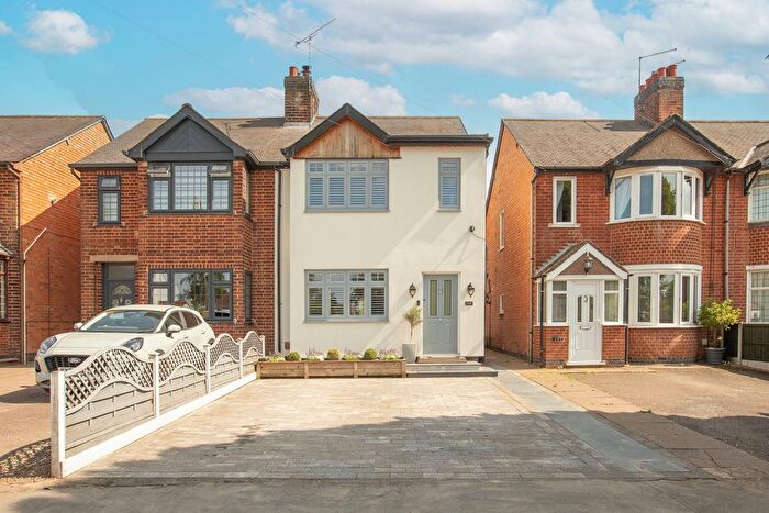 3 Bedroom Semi Detached House For Sale In Coventry Road, Hinckley, LE10