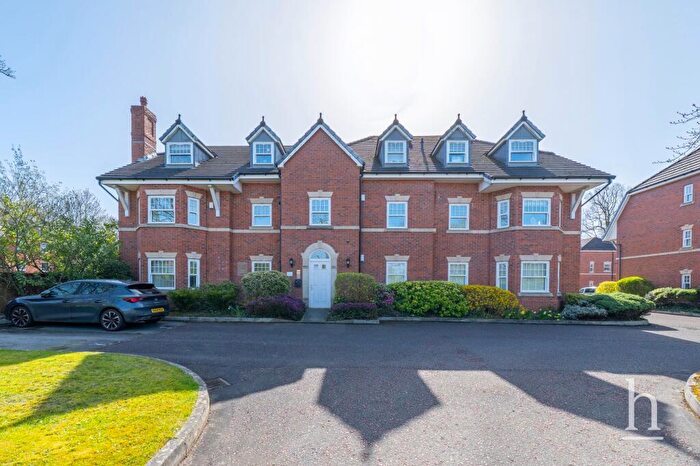 2 Bedroom Flat For Sale In Howbeck Road, The Links Howbeck Road, CH43