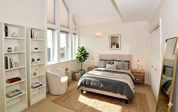 2 Bedroom Flat For Sale In Saddlers Mews, Ramsgate, CT12