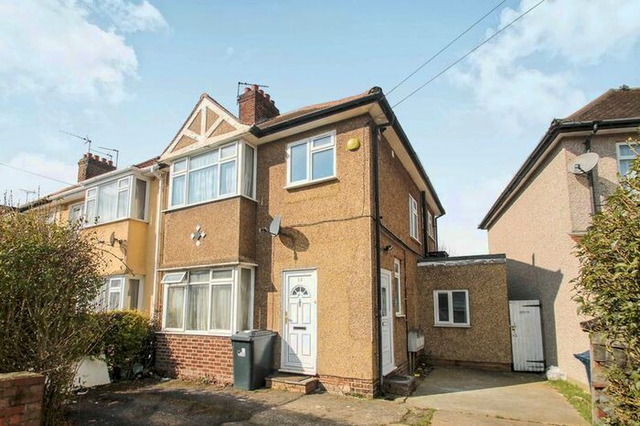 1 Bedroom Flat To Rent In Ribblesdale Avenue, Northolt, UB5