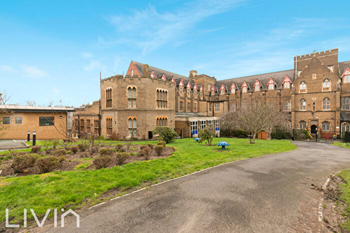 Flat To Rent In , Our Lady's Close, Hermitage Road, London, SE19