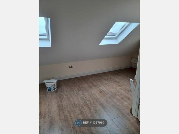 5 Bedroom Semi-Detached House To Rent In Norwood Drive, Harrow, HA2