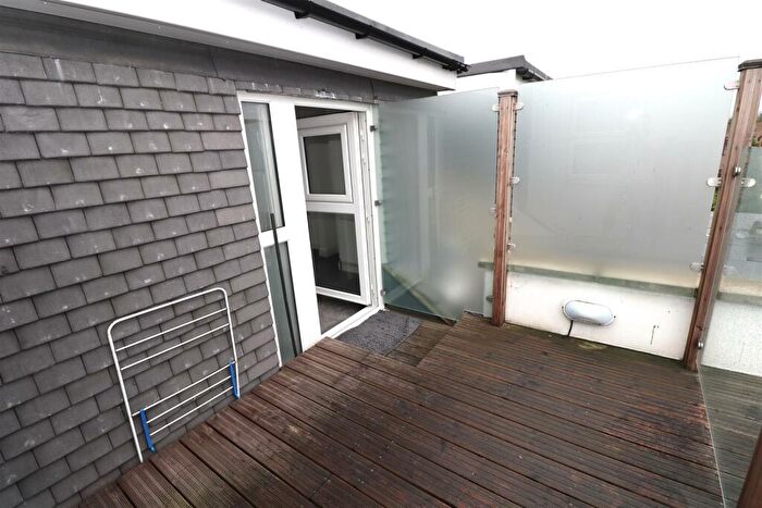 2 Bedroom Flat To Rent In Byron Road, Wealdstone, Harrow, HA3