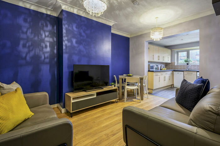 5 Bedroom House To Rent In Stanmore Crescent, Leeds, LS4