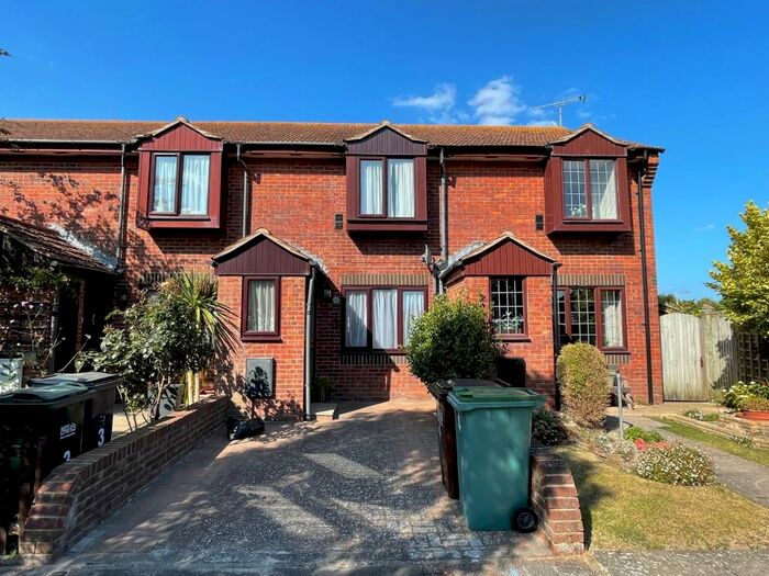 2 Bedroom House To Rent In Glenmore Mews, Eastbourne, BN21