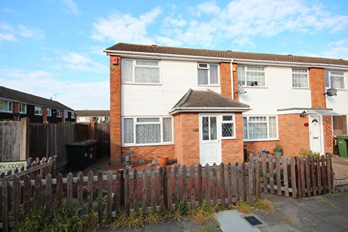 3 Bedroom End Terrace House To Rent In Plumpton Close, Luton, LU2