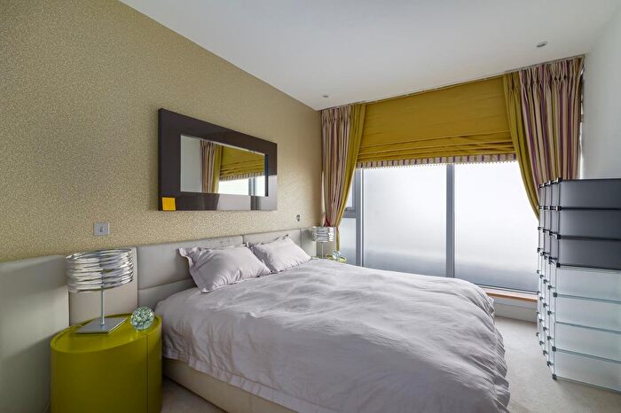 2 Bedroom Flat To Rent In Knightsbridge Apartments, London, SW7