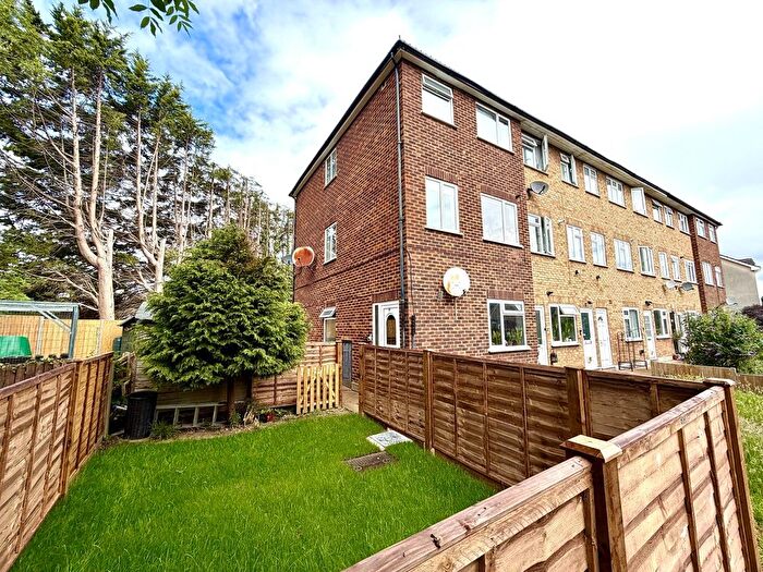 2 Bedroom Maisonette For Sale In May Close, Chessington, Surrey., KT9