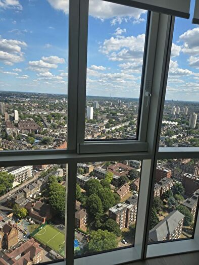 1 Bedroom Flat For Sale In Sky Gardens, Nine Elms, SW8