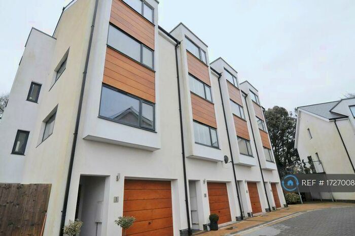 5 Bedroom Terraced House To Rent In Verden Close, Plymouth, PL3