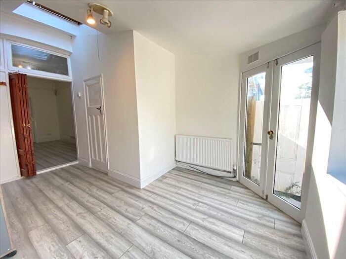 Studio To Rent In Craven Avenue, Ealing, W5