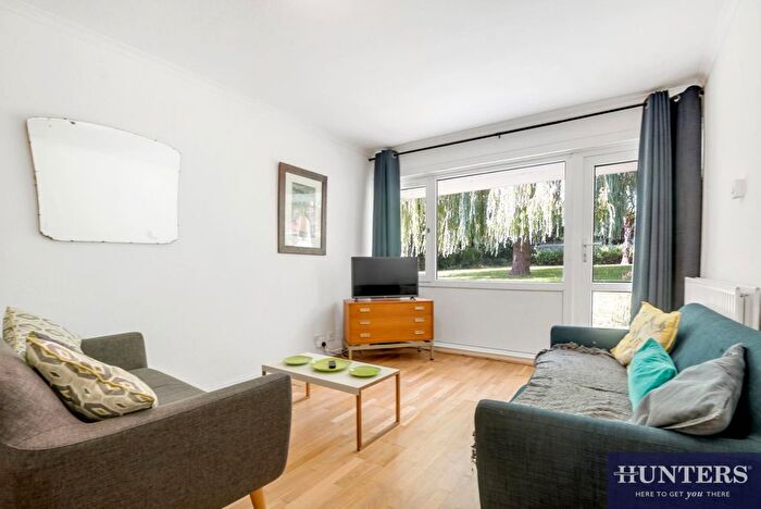 2 Bedroom Flat For Sale In Christchurch Avenue, Queens Park, London, NW6