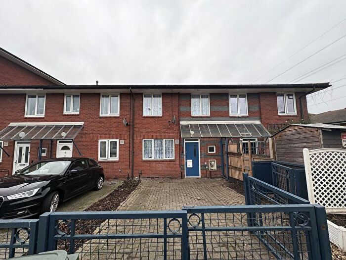 4 Bedroom Terraced House To Rent In Ashen, Beckton, London, E6
