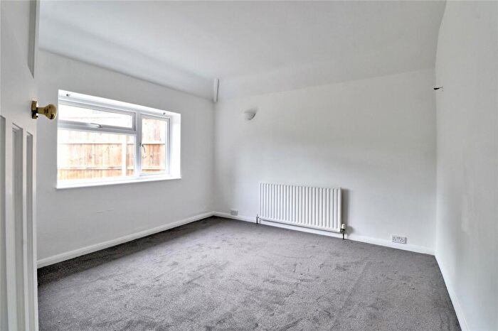 2 Bedroom Detached House For Sale In Eashing Lane, Godalming, Surrey, GU7