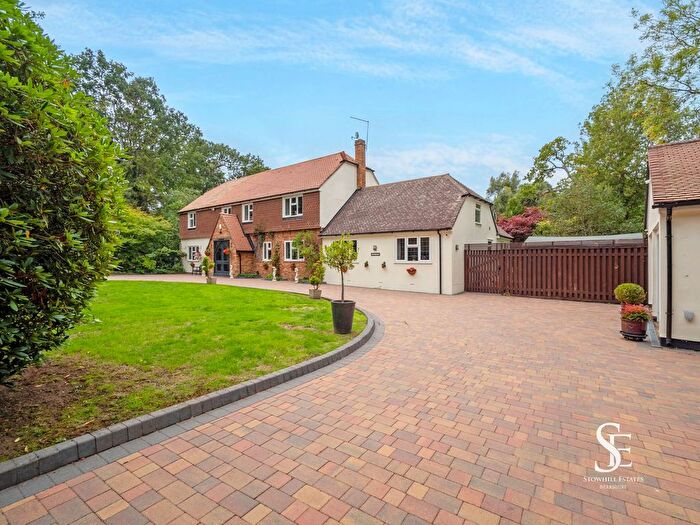 7 Bedroom Detached House For Sale In The Hatch, Windsor, SL4