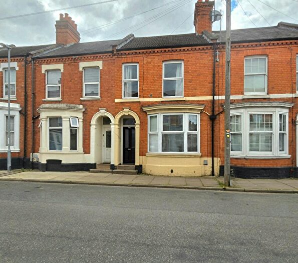 4 Bedroom Terraced House For Sale In Derby Road, Abington, NN1