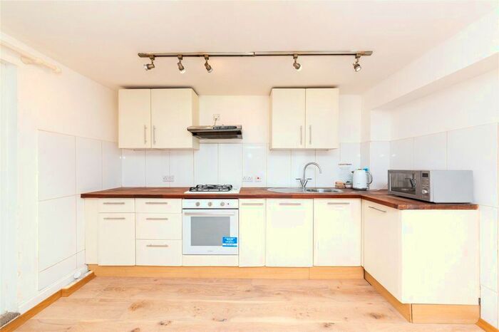 1 Bedroom Flat To Rent In Elm Grove, Brighton, East Sussex, BN2