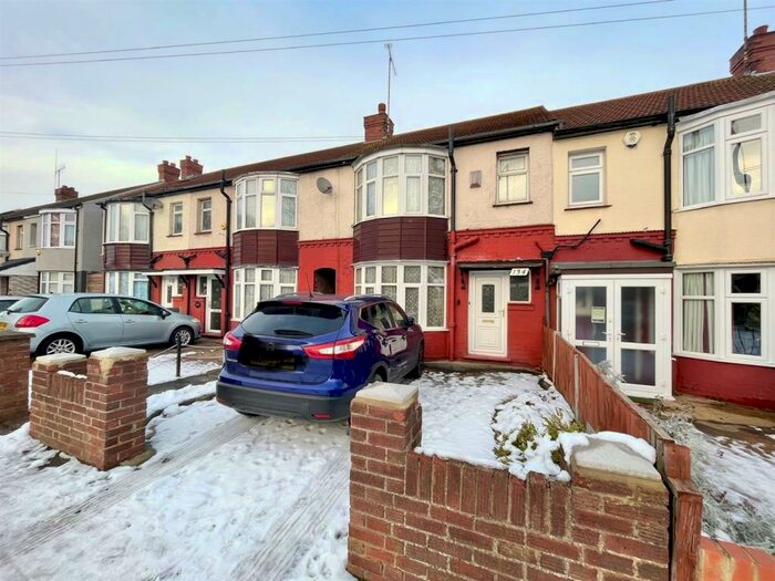3 Bedroom Terraced House To Rent In Poynters Road, Luton, LU4