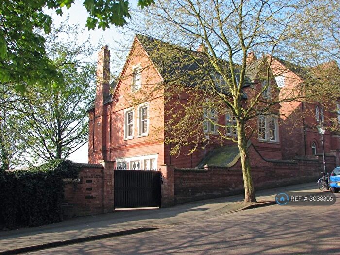 2 Bedroom Flat To Rent In Lenton Road, Nottingham, NG7