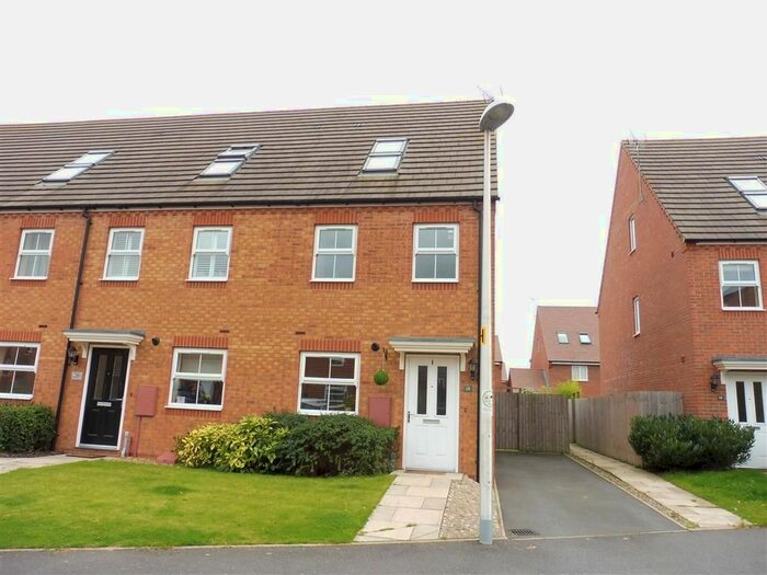 3 Bedroom Property To Rent In Priors Grove Close, Chase Meadow Square, Warwick CV34
