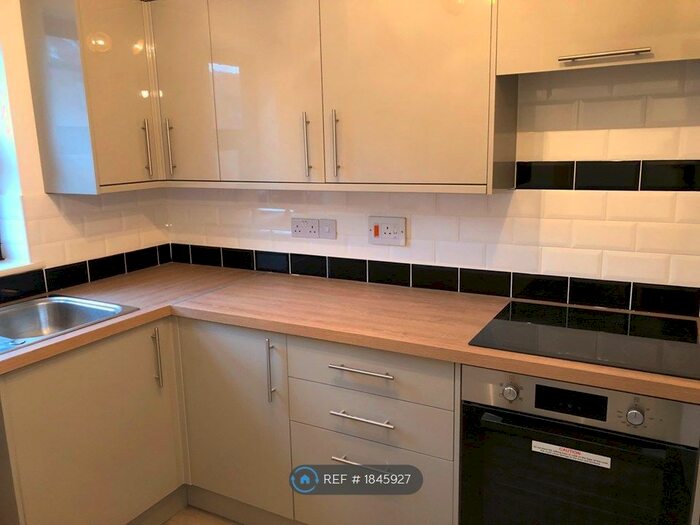 2 Bedroom Flat To Rent In Oldfield Court, Dereham, NR19
