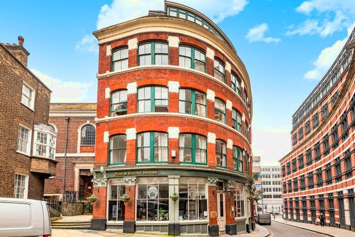 2 Bedroom Flat To Rent In St Andrew's Hill, London, EC4V